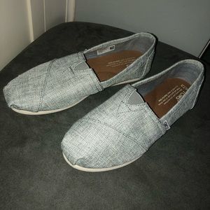 TOMS- NEVER WORN